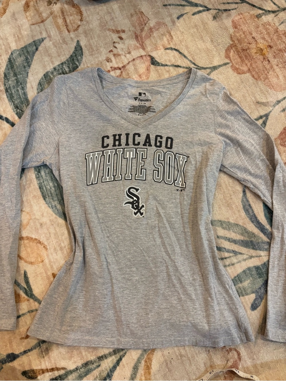 Fanatics grey white Sox long sleeve shirt